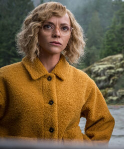 Yellowjackets S02 Christina Ricci Misty Sherpa Shearling Jacket